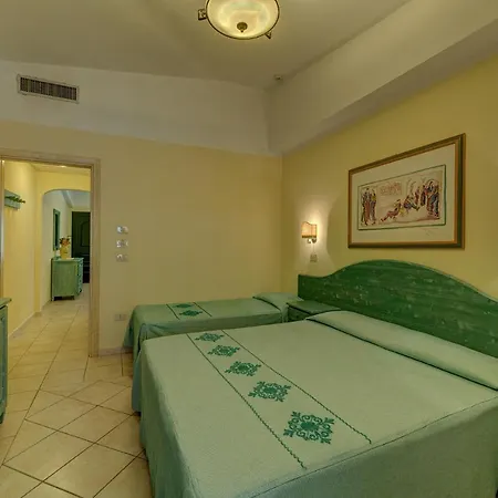 Isa - With Swimming Pool In Sos Alinos, With Air Conditioning And Private Outdoor Area Cala Liberotto
