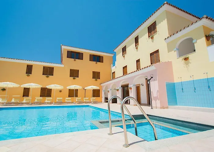 Isa - With Swimming Pool In Sos Alinos, With Air Conditioning And Private Outdoor Area 3* カーラ・リベロット