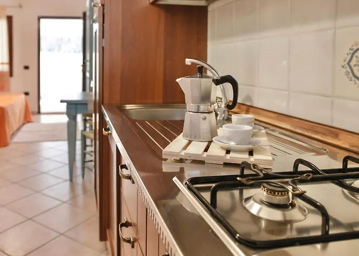 Isa - With Swimming Pool In Sos Alinos, With Air Conditioning And Private Outdoor Area アパートホテル