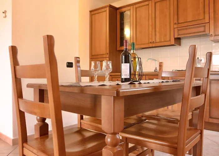 アパートホテル Isa - With Swimming Pool In Sos Alinos, With Air Conditioning And Private Outdoor Area 3*