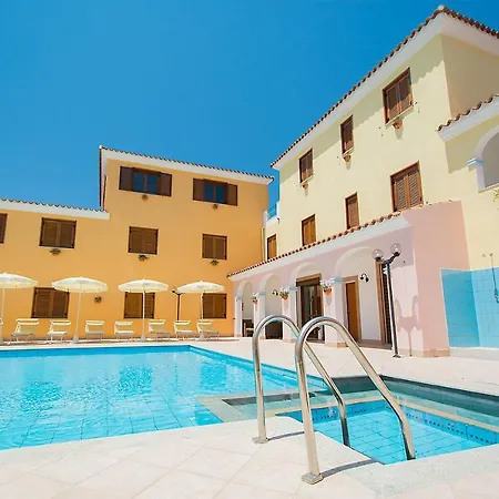 Isa Residence: Poolside Retreat With Air-conditioned 3* Cala Liberotto