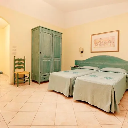 Isa Residence: Poolside Retreat With Air-conditioned Aparthotel 3*
