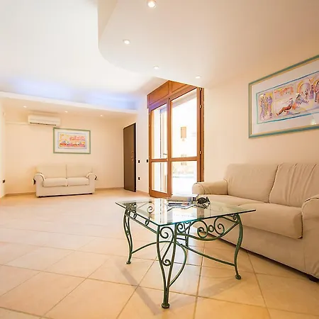 Isa - With Swimming Pool In Sos Alinos, With Air Conditioning And Private Outdoor Area 3*