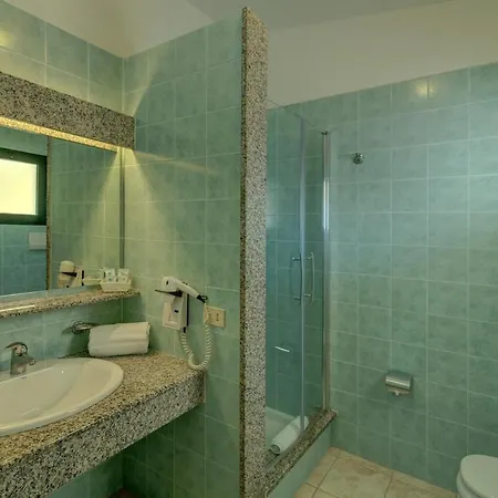 Isa - With Swimming Pool In Sos Alinos, With Air Conditioning And Private Outdoor Area 아파트호텔 3*