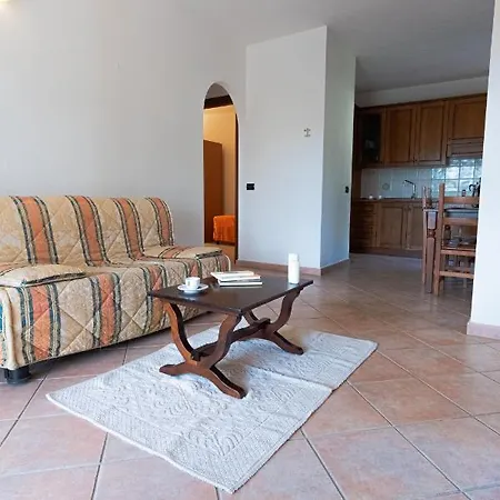 아파트호텔 Isa - With Swimming Pool In Sos Alinos, With Air Conditioning And Private Outdoor Area 3*