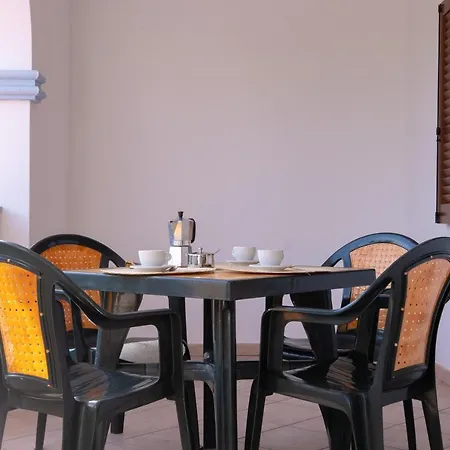 아파트호텔 Isa - With Swimming Pool In Sos Alinos, With Air Conditioning And Private Outdoor Area 칼라리베로토