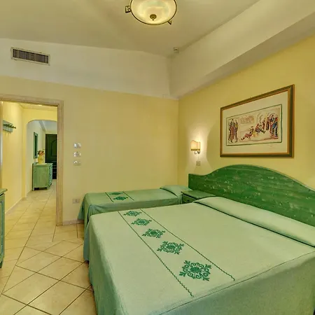 Isa Residence: Poolside Retreat With Air-conditioned 3*