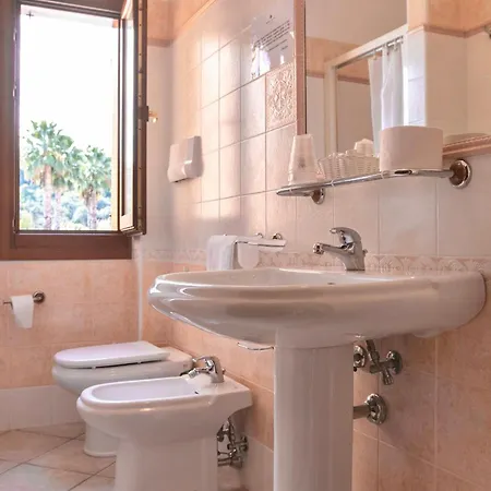 Aparthotel Isa - Cala Viola