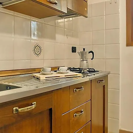 Isa - Cala Viola Aparthotel 3*