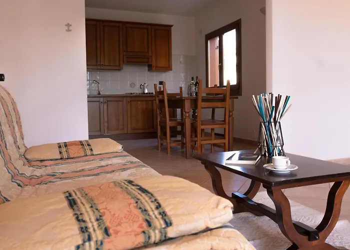 Aparthotel Isa - With Swimming Pool In Sos Alinos, With Air Conditioning And Private Outdoor Area