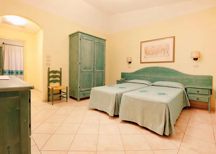 Isa - With Swimming Pool In Sos Alinos, With Air Conditioning And Private Outdoor Area Aparthotel 3*
