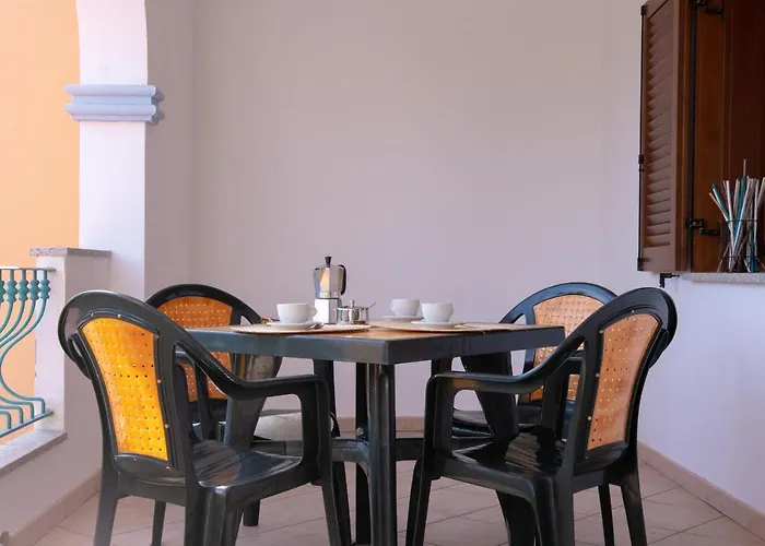 Aparthotel Isa - With Swimming Pool In Sos Alinos, With Air Conditioning And Private Outdoor Area Cala Liberotto