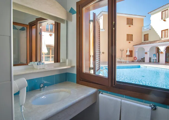 Isa - With Swimming Pool In Sos Alinos, With Air Conditioning And Private Outdoor Area Aparthotel 3*