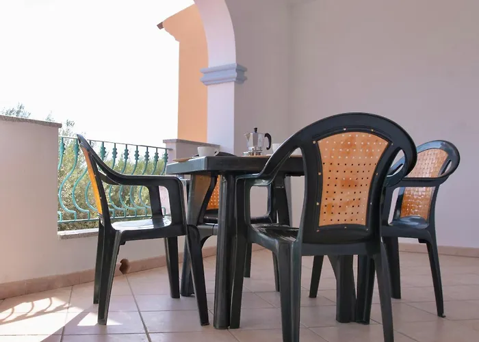 Isa - With Swimming Pool In Sos Alinos, With Air Conditioning And Private Outdoor Area
